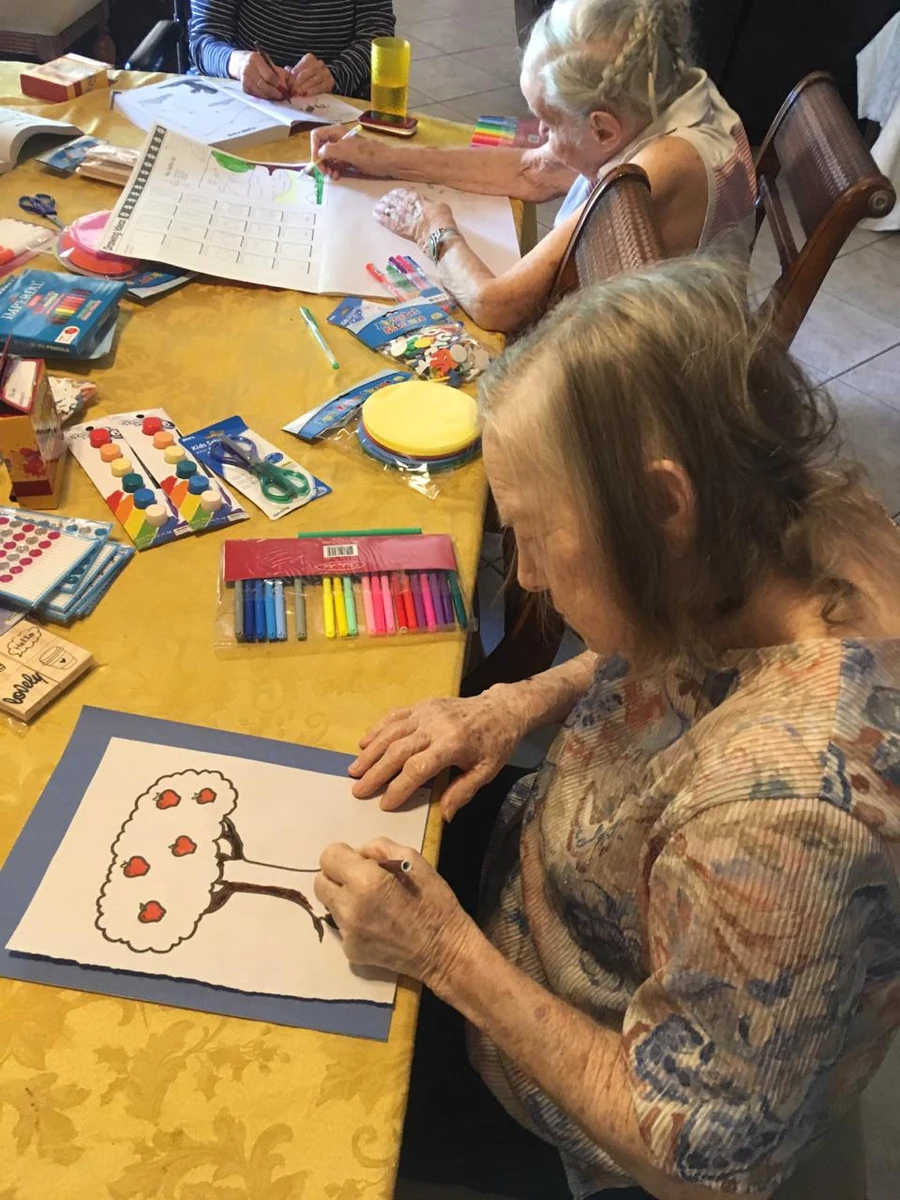 residents-craft-time-img2